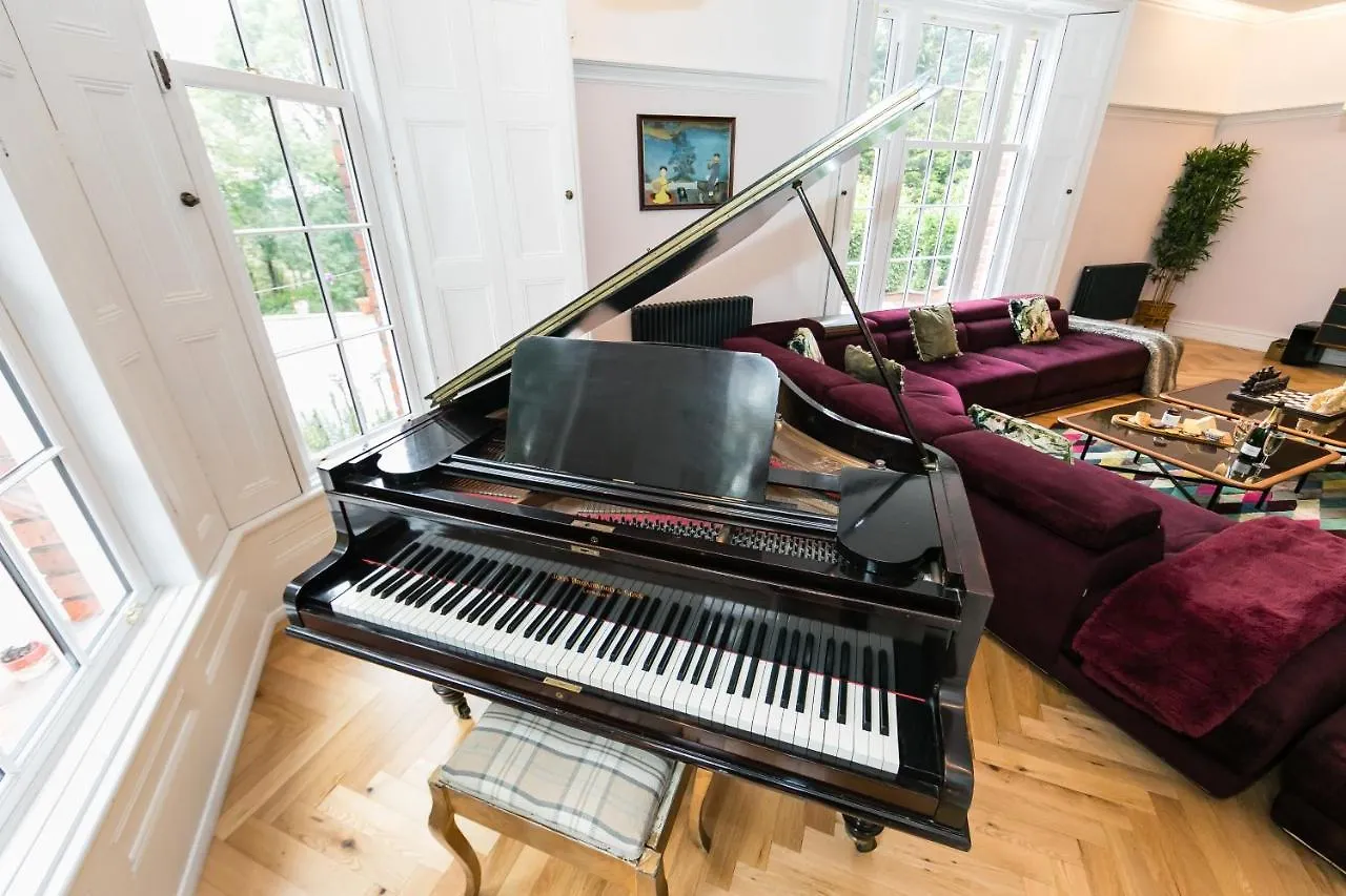 Holiday home The West Wing At Hillthorpe Manor With Gardens & Private Hot Tub Villa East Hardwick
