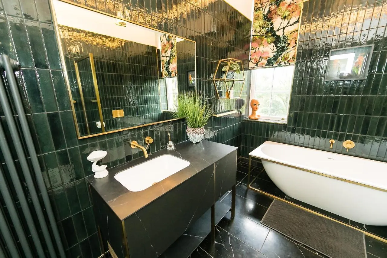 The West Wing At Hillthorpe Manor With Gardens & Private Hot Tub Villa East Hardwick United Kingdom