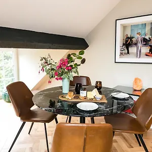 The Sky & Penthouse At Hillthorpe Manor By Maison Parfaite - Wentbridge East Hardwick